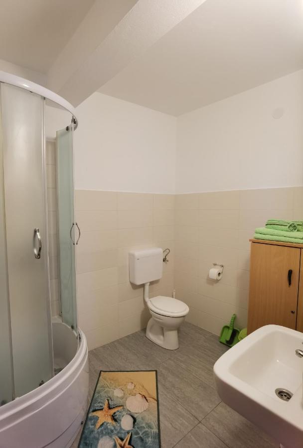 Studio Apartment Lipa セニ エクステリア 写真
